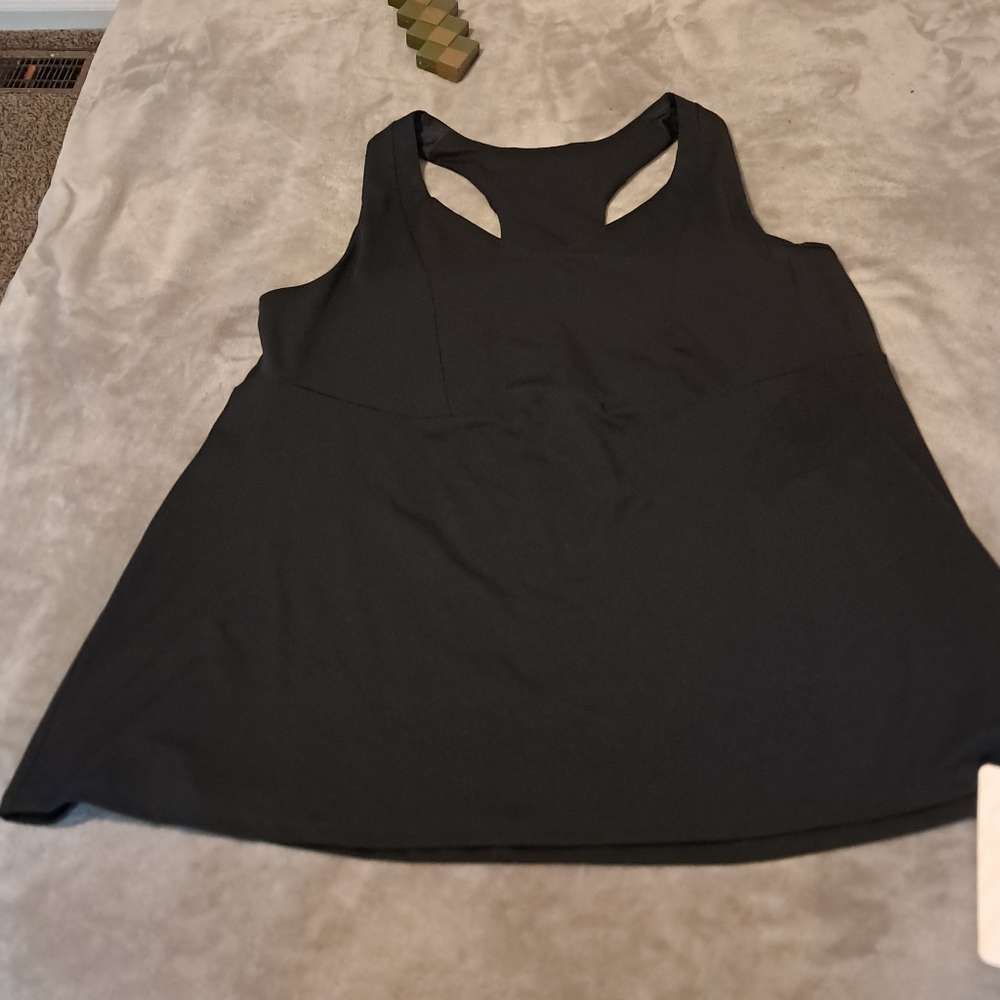 Fabletics Mila Build-in Bra Tank Top Fitted Silhoutte Chafe Resistant Sz. 3X
